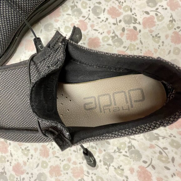 Hey Dude Slip On Shoes Men's Size 9 - Like New - Picture 6 of 11